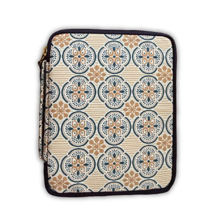 Kyoku Haku Begonia Window Weave 10 Pens Zipper Case | Khaki