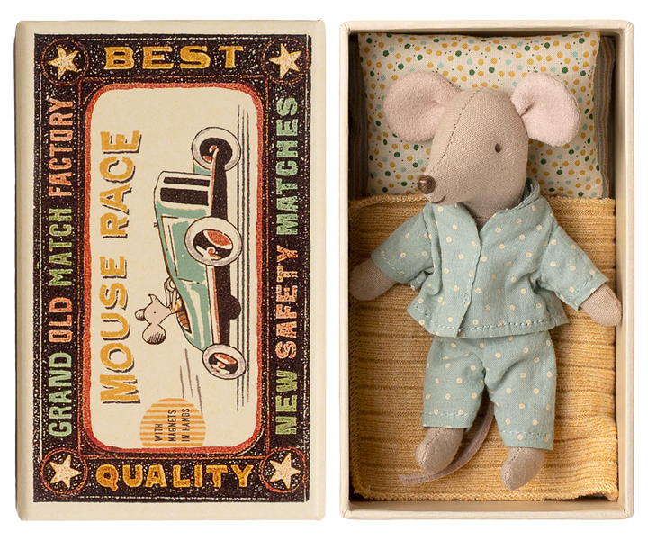 Little Brother Mouse in a Matchbox II | Magnetic Hands